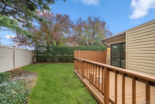 1 Stanford Court, Wantagh, NY 11793