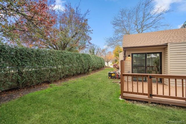 1 Stanford Court, Wantagh, NY 11793