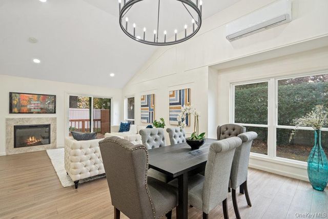 1 Stanford Court, Wantagh, NY 11793