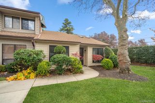 1 Stanford Court 1, Wantagh, NY 11793