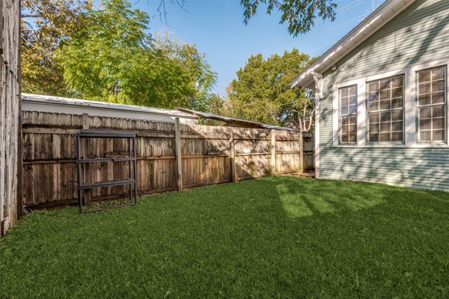 517 S Vernon Avenue, Dallas, TX 75208