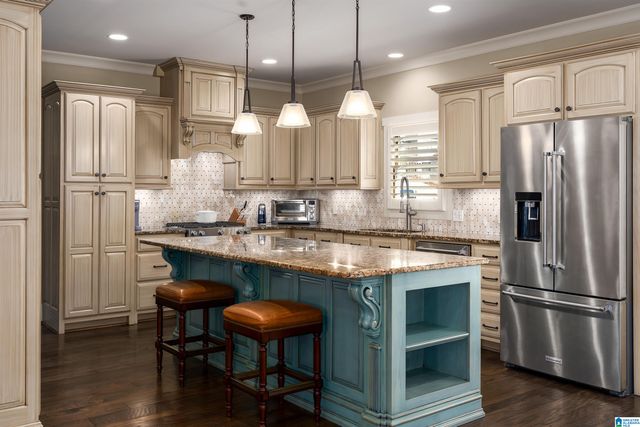 6825 RIVERCREST DRIVE, Trussville, AL 35173