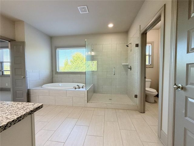 620 Hunters Grove Ct, Tucker, GA 30518