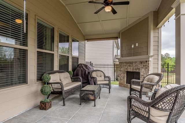 620 Hunters Grove Ct, Tucker, GA 30518