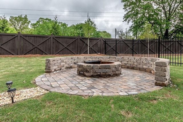 620 Hunters Grove Ct, Tucker, GA 30518