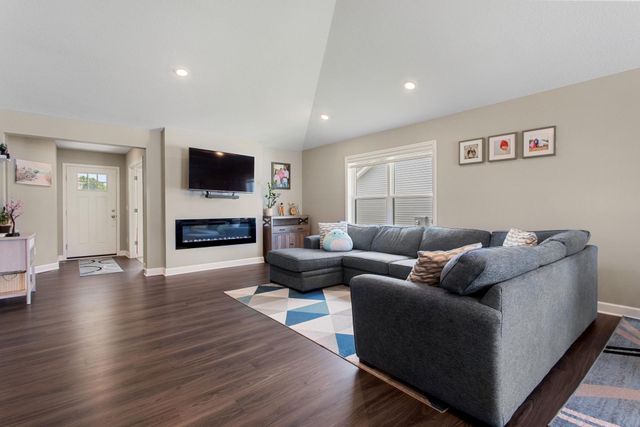 14111 Berkshire Lane N, Dayton, MN 55327