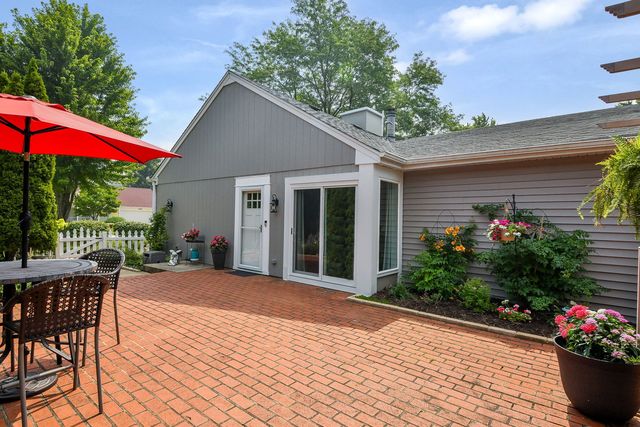 925 Churchill Drive, Naperville, IL 60563