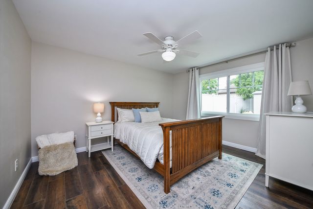 925 Churchill Drive, Naperville, IL 60563