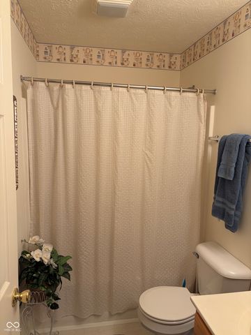 166 Lake View Court, Avon, IN 46123