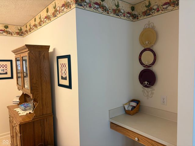 166 Lake View Court, Avon, IN 46123