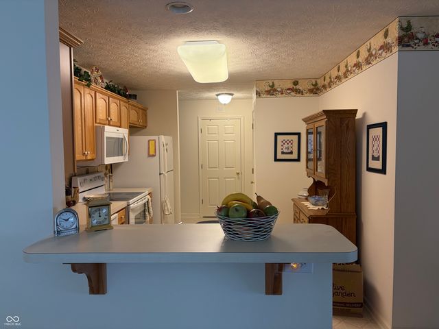 166 Lake View Court, Avon, IN 46123