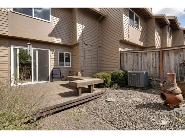 12706 Sw BARBERRY Dr, Beaverton, OR 97008