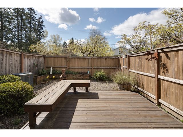 12706 Sw BARBERRY Dr, Beaverton, OR 97008