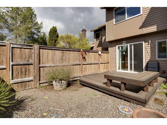 12706 Sw BARBERRY Dr, Beaverton, OR 97008