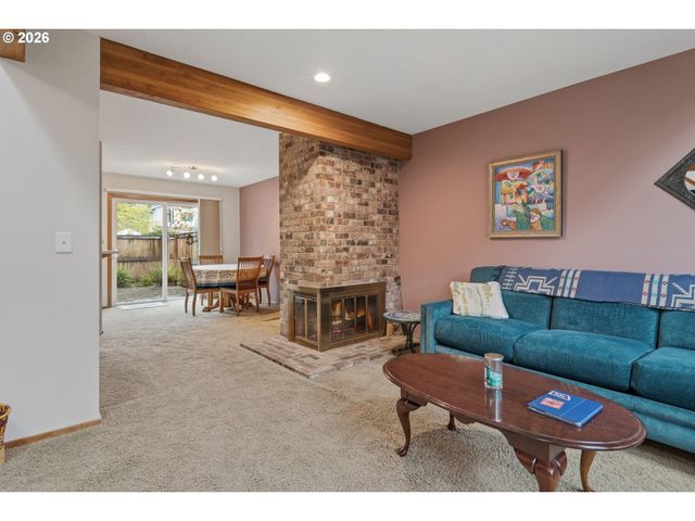 12706 Sw BARBERRY Dr, Beaverton, OR 97008