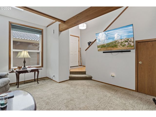 12706 Sw BARBERRY Dr, Beaverton, OR 97008