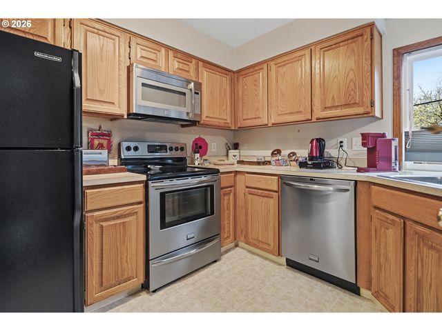 12706 Sw BARBERRY Dr, Beaverton, OR 97008