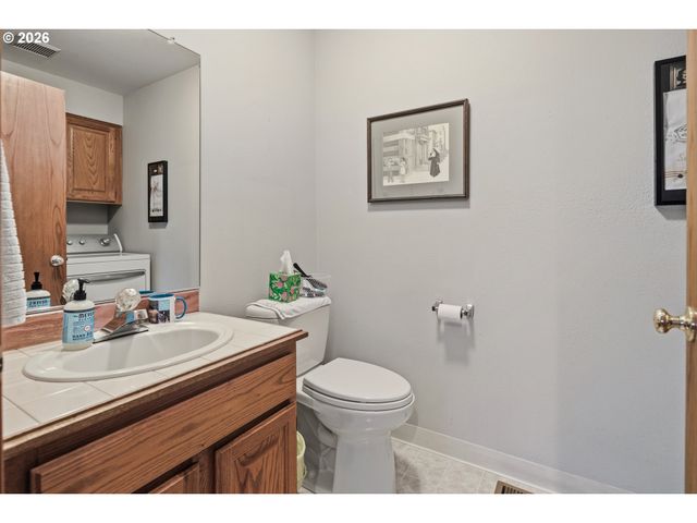 12706 Sw BARBERRY Dr, Beaverton, OR 97008