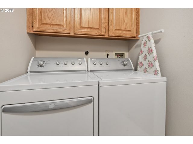 12706 Sw BARBERRY Dr, Beaverton, OR 97008