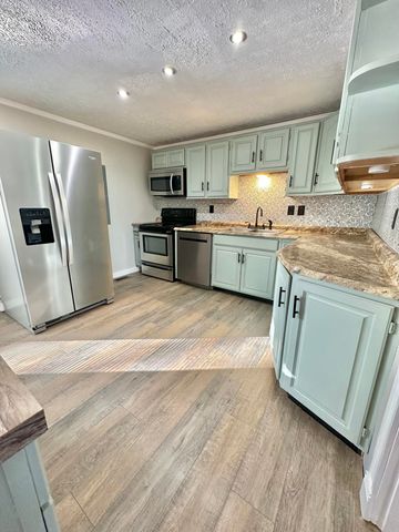 1511 Cedar ST, Clifton Forge, VA 24422