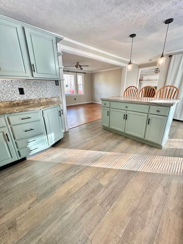 1511 Cedar ST, Clifton Forge, VA 24422