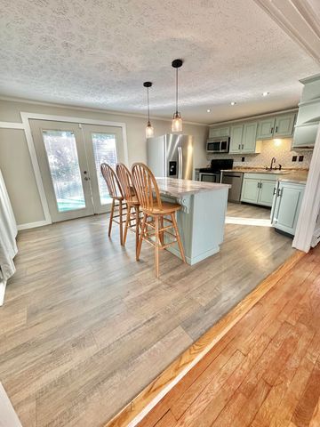 1511 Cedar ST, Clifton Forge, VA 24422