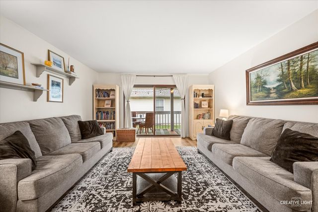 316 Old Mill Lane, Hampshire, IL 60140