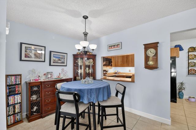 1005 Green Pine Blvd H-2, West Palm Beach, FL 33409