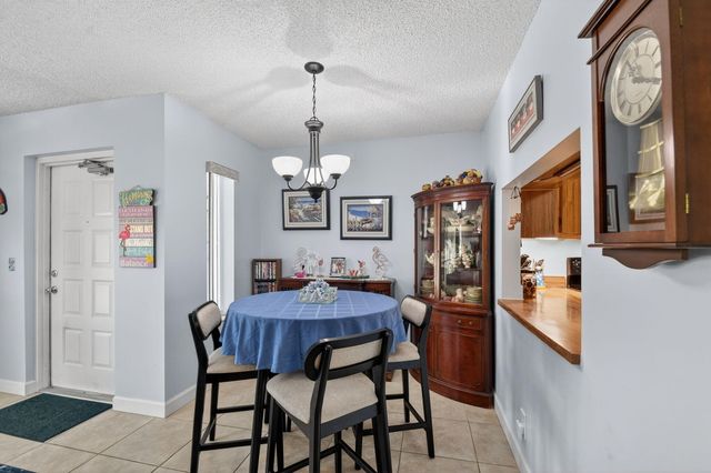 1005 Green Pine Blvd H-2, West Palm Beach, FL 33409