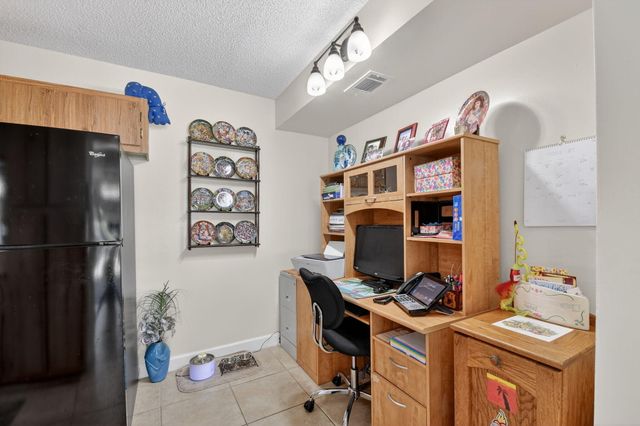 1005 Green Pine Blvd H-2, West Palm Beach, FL 33409