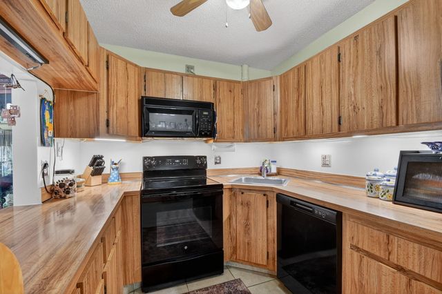 1005 Green Pine Blvd H-2, West Palm Beach, FL 33409