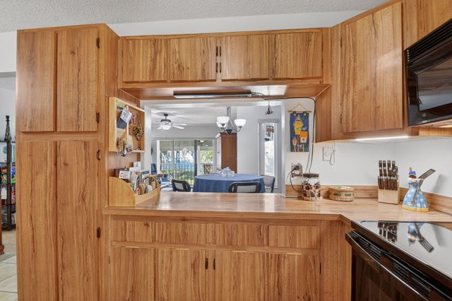 1005 Green Pine Blvd H-2, West Palm Beach, FL 33409