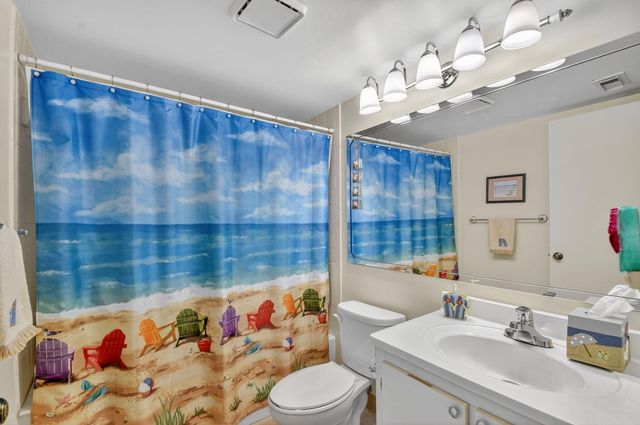 1005 Green Pine Blvd H-2, West Palm Beach, FL 33409