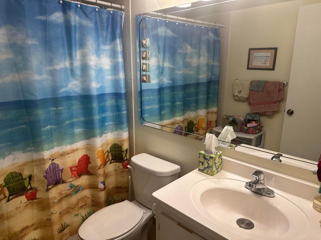 1005 Green Pine Blvd H-2, West Palm Beach, FL 33409