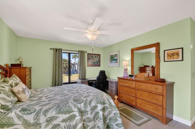 1005 Green Pine Blvd H-2, West Palm Beach, FL 33409