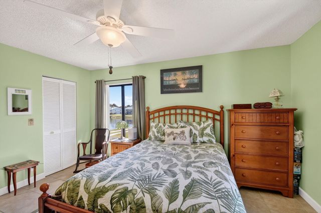 1005 Green Pine Blvd H-2, West Palm Beach, FL 33409
