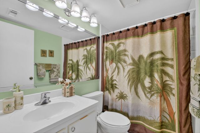 1005 Green Pine Blvd H-2, West Palm Beach, FL 33409