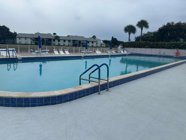 1005 Green Pine Blvd H-2, West Palm Beach, FL 33409