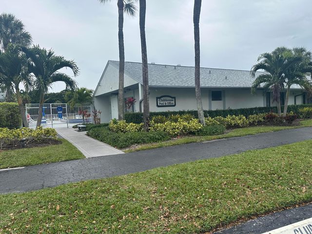 1005 Green Pine Blvd H-2, West Palm Beach, FL 33409
