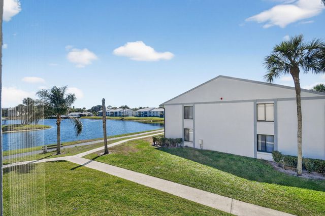 1005 Green Pine Blvd H-2, West Palm Beach, FL 33409