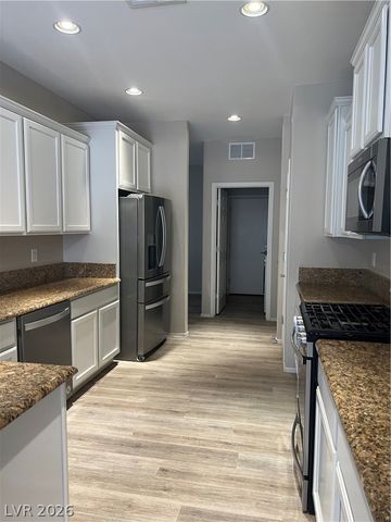 6092 Fox Creek Avenue, Las Vegas, NV 89122