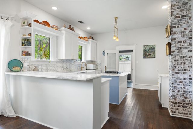 708 N Anglin Street, Cleburne, TX 76031