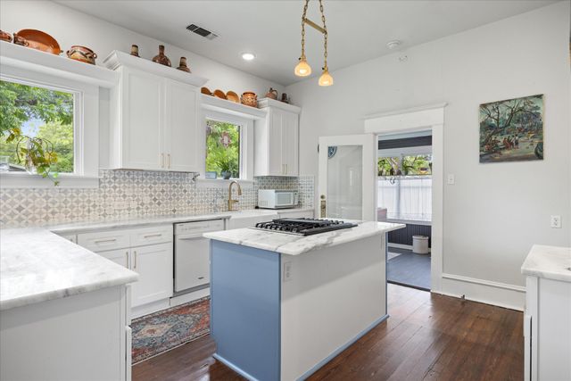 708 N Anglin Street, Cleburne, TX 76031