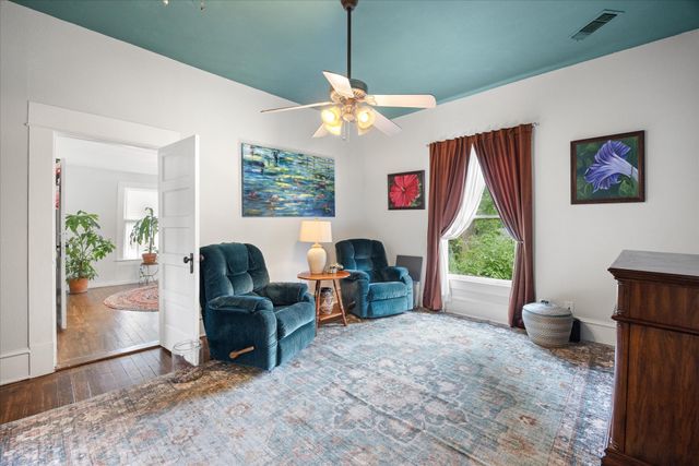 708 N Anglin Street, Cleburne, TX 76031