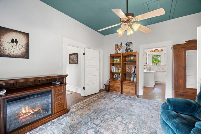 708 N Anglin Street, Cleburne, TX 76031