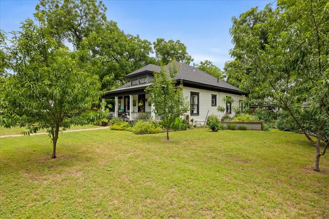 708 N Anglin Street, Cleburne, TX 76031