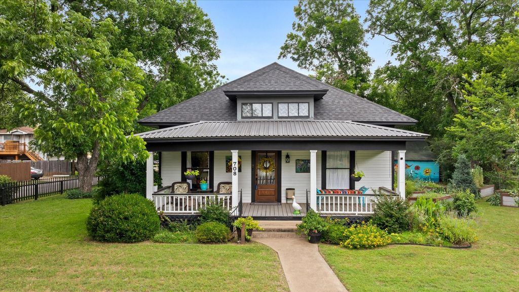 708 N Anglin Street, Cleburne, TX 76031