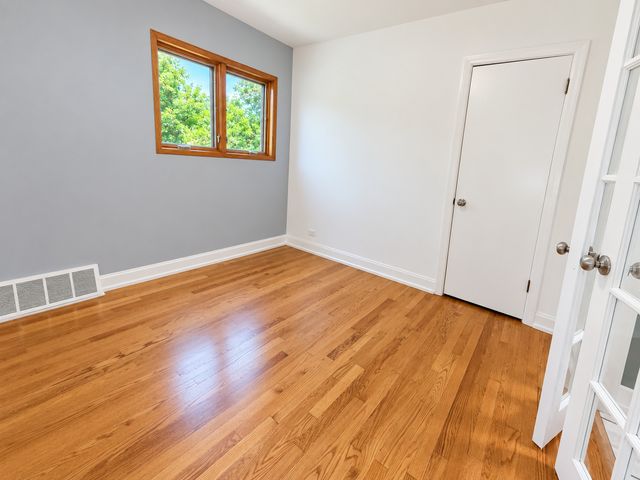 427 Edgewood Place 2N, River Forest, IL 60305