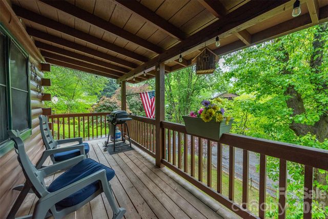 154 Cedarwood Drive, Waynesville, NC 28785