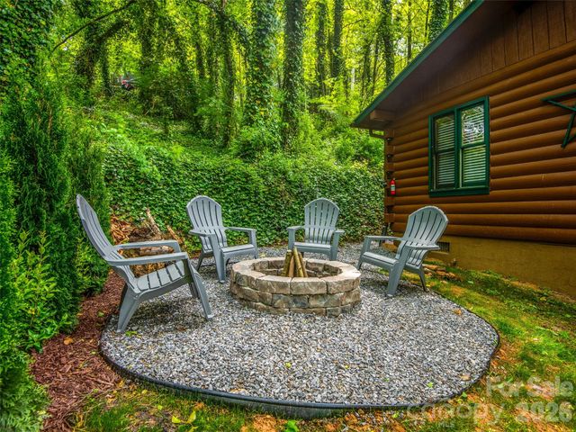 154 Cedarwood Drive, Waynesville, NC 28785